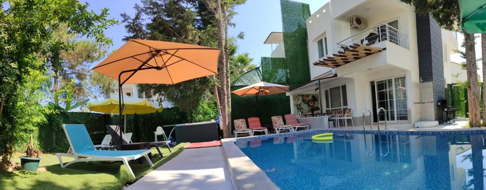 Villa 10 Beds-full Triplex In Golf Area-elit2 With Private Pool & Garden Wifi Full Kitchen & Bed Equipments Air Conditions Free Parking Belek